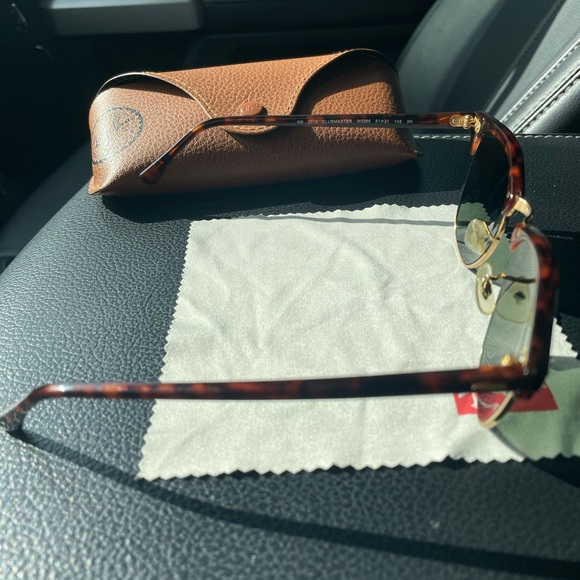 Ray-Ban Clubmaster - Picture 3 of 6